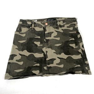 Camo Skirt Celebrity Pink Green Camouflage Stretch Medium